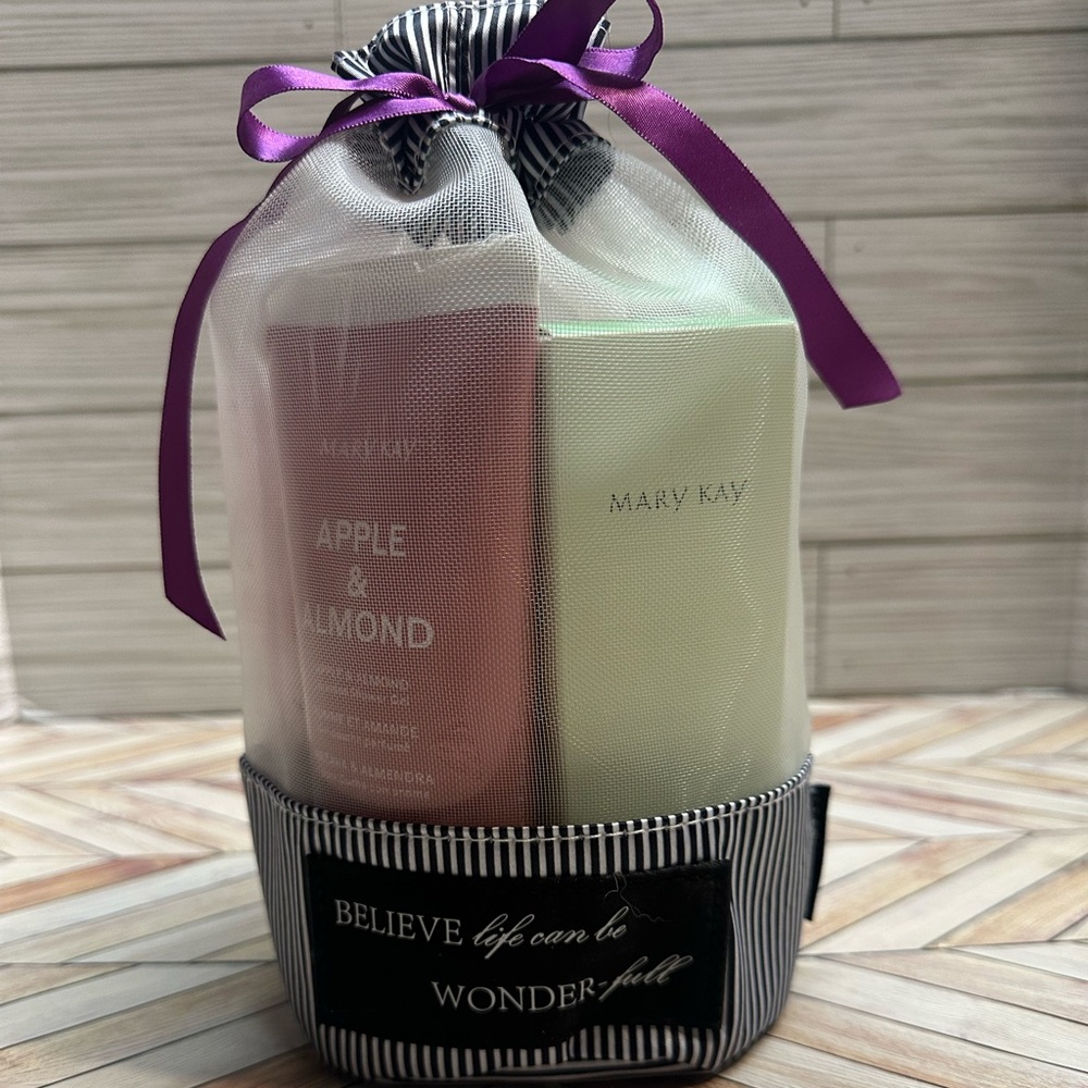 Mary Kay Gift Set